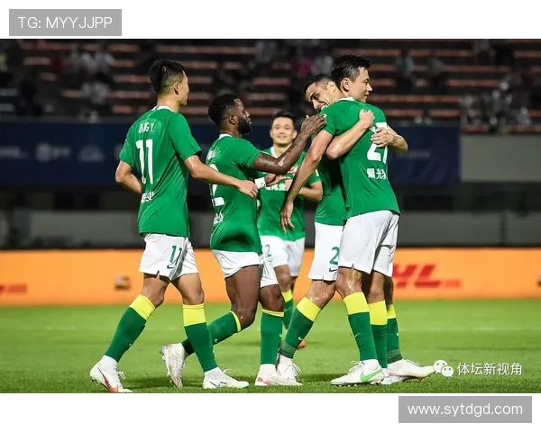 北京足球队以55分稳居大师赛积分榜首位争冠形势一片大好