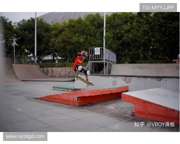 南京滑板队如何通过防守革新提升竞技水平与团队协作能力