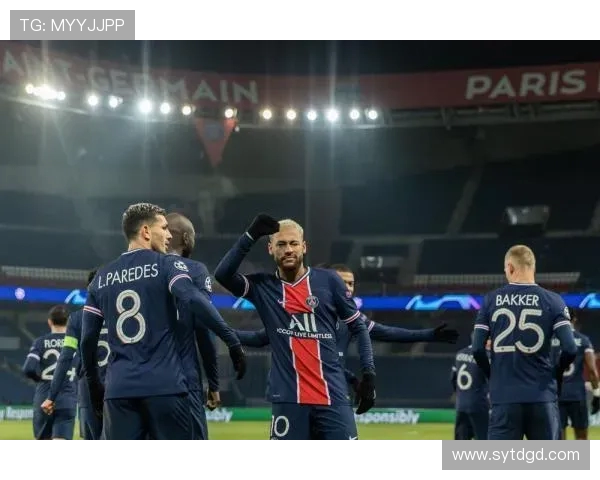 内马尔领衔巴黎圣日耳曼对决伊斯坦布尔球队的精彩较量 内马尔领衔巴黎圣日耳曼对决伊斯坦布尔球队的精彩较量