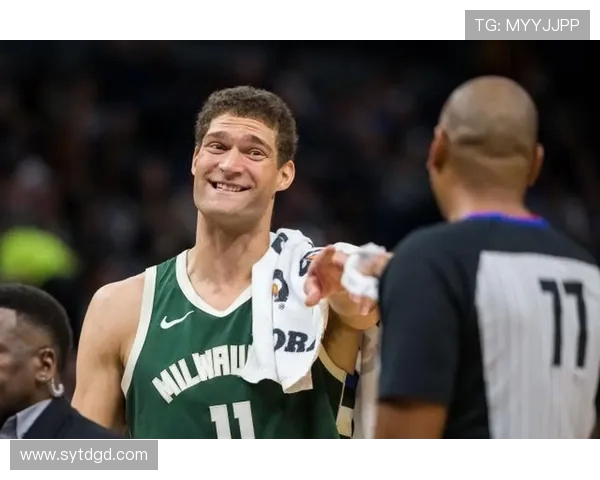 布鲁克洛佩斯:从NBA巨星到篮球战术的变革者之路 布鲁克洛佩斯:从NBA巨星到篮球战术的变革者之路