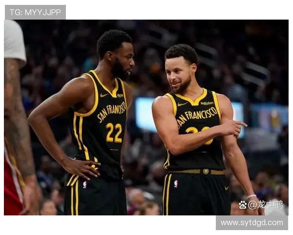 库里与迈卡威的对决谁能在NBA赛场上更胜一筹 库里与迈卡威的对决谁能在NBA赛场上更胜一筹