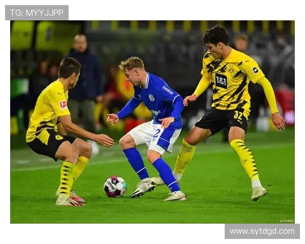 根本哈根与斯拉维亚的激烈对决揭示足球战术与团队协作的重要性