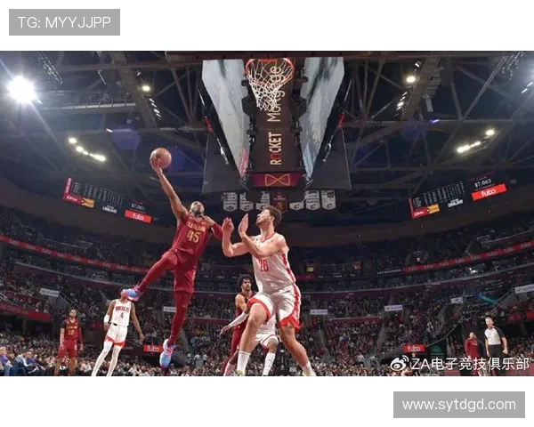 火箭与骑士激战正酣球迷期待精彩对决与绝妙表现 火箭与骑士激战正酣球迷期待精彩对决与绝妙表现