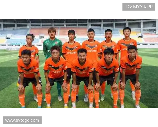 南京足球队与杭州足球队赛后状态分析与复盘总结