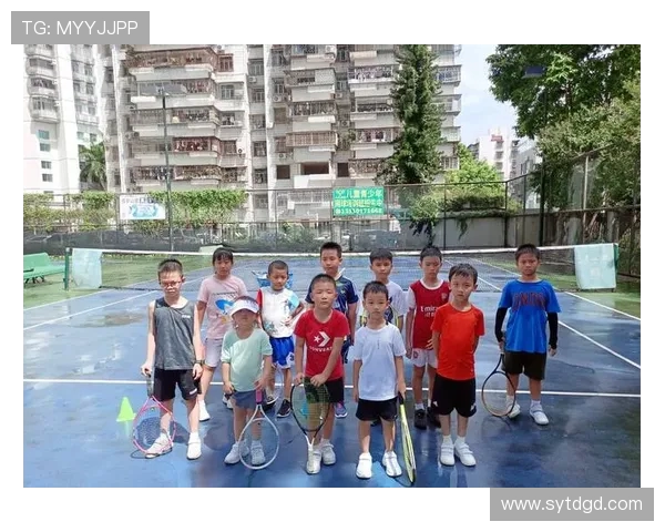 深圳网球队技术争议引发热议球员表现与教练策略的深度探讨